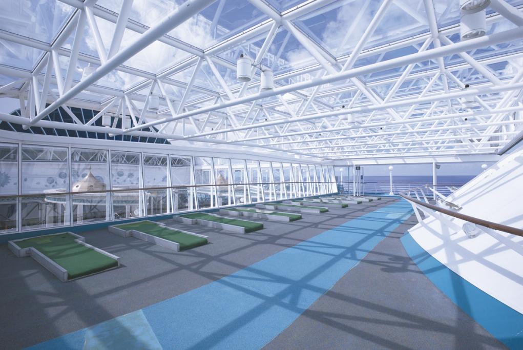 Putting green golf Enchantment of the Seas