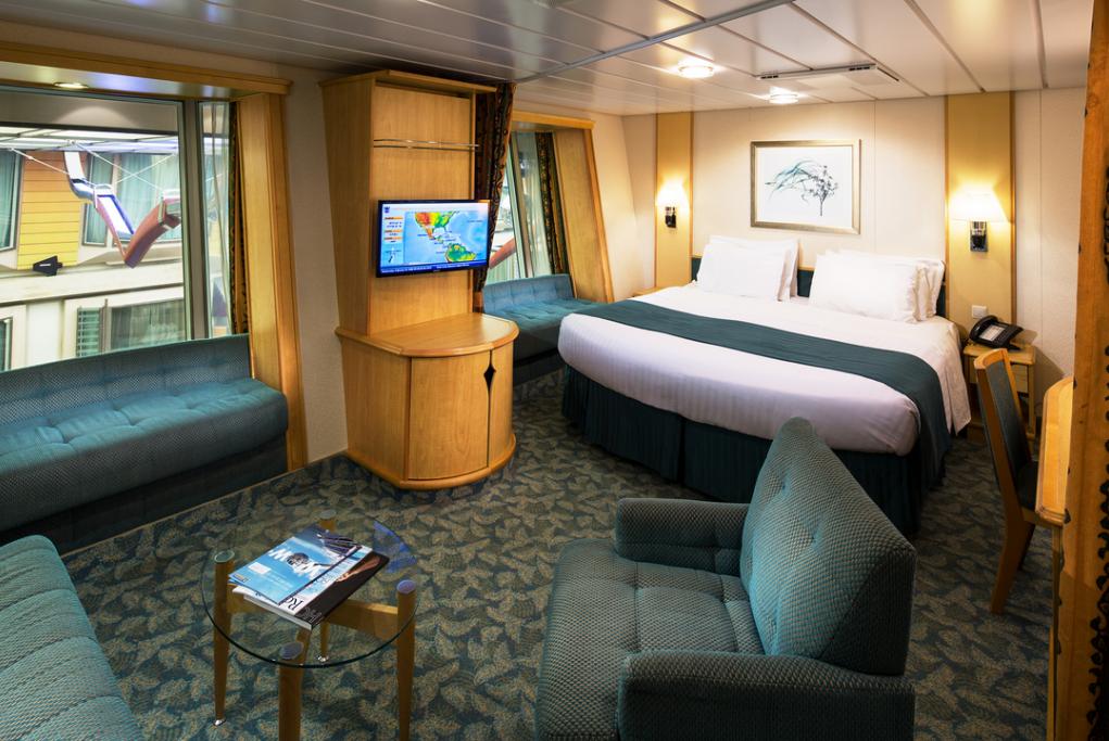 Camatore Interior Familiar Promenade Freedom of the Seas