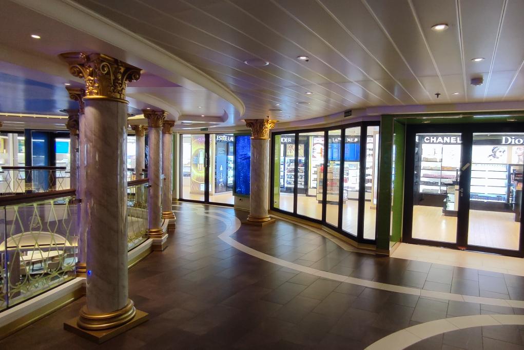 Galeria Tiendas Costa Venezia