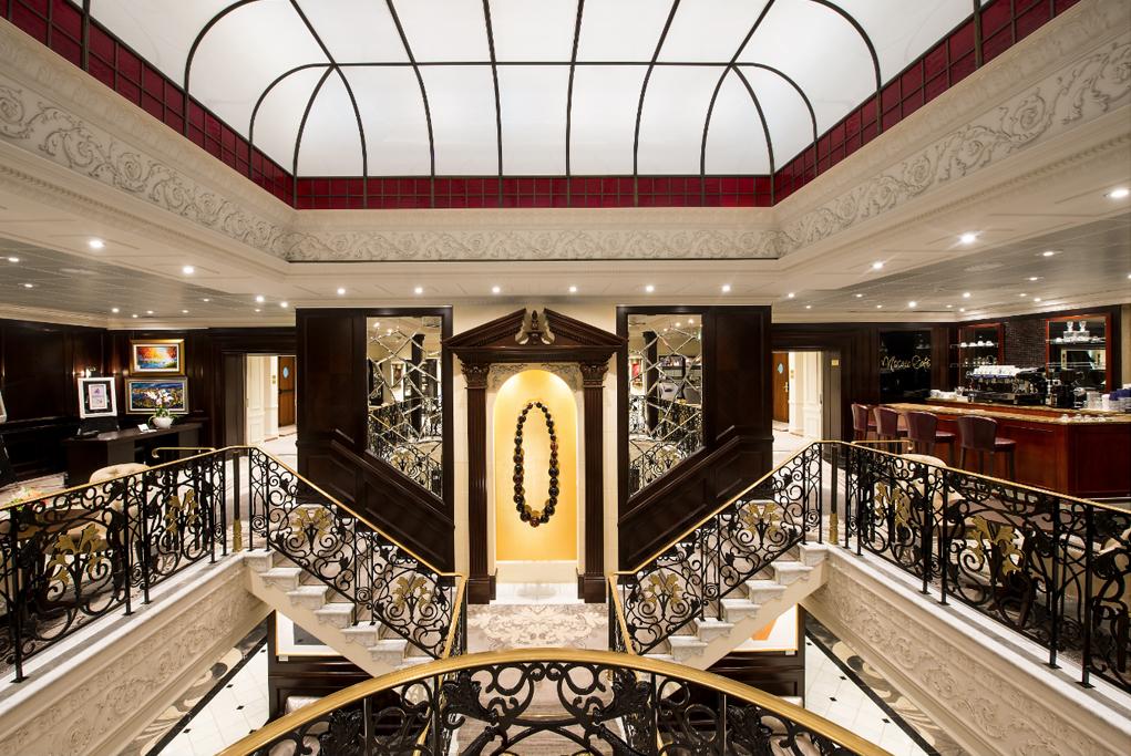 Hall entrada Azamara Journey
