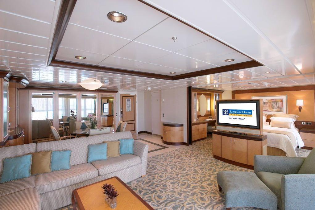 Owners Suite Independence of the Seas