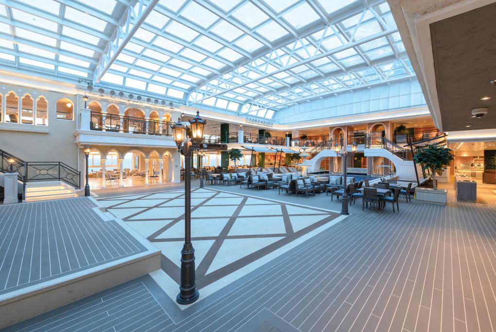 Piscina cubierta retráctil Carnival Venezia