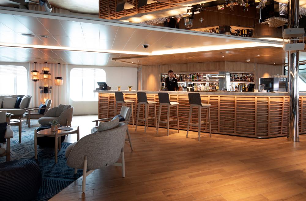 Main Lounge Bar Le Lapérouse