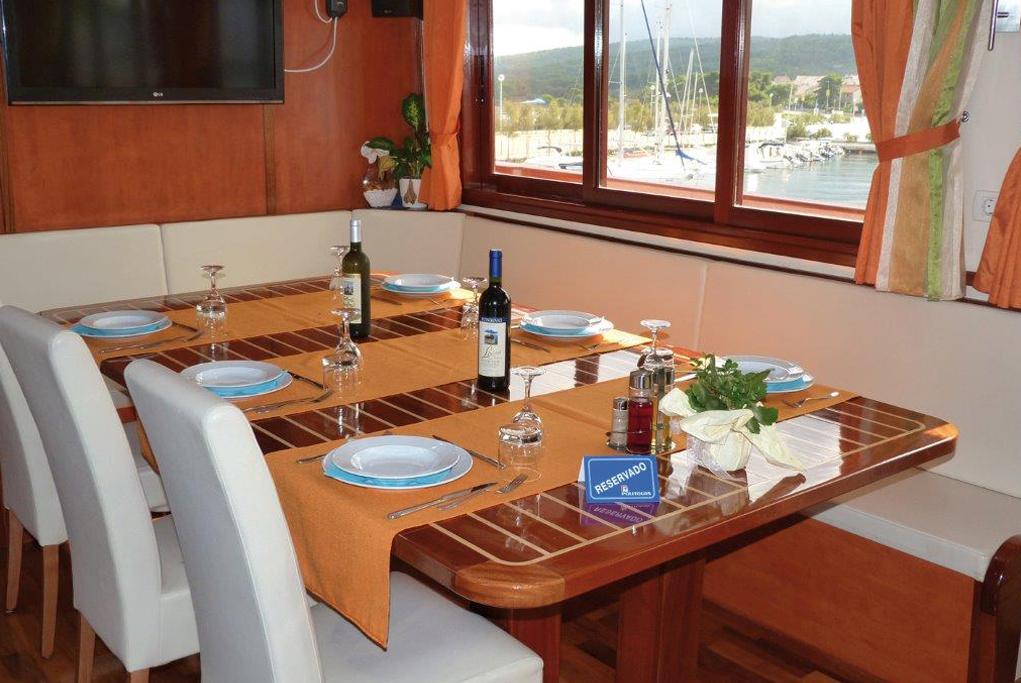 Comedor interior MY Le Cordea