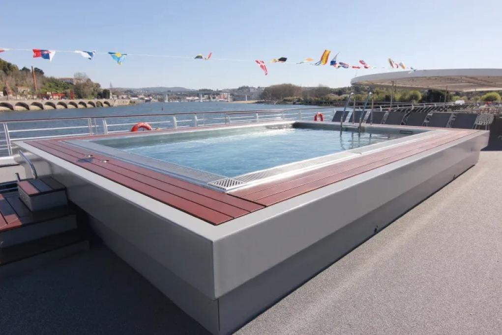 Piscina MS Amalia Rodrigues