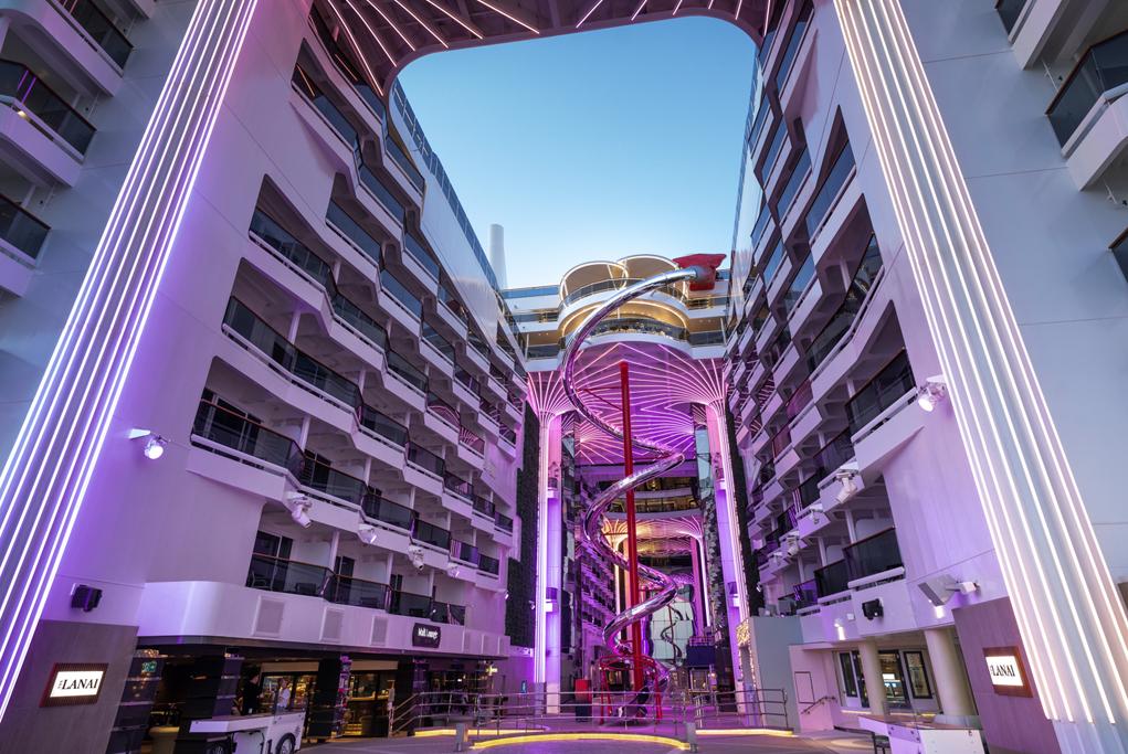 Tobogán Venom Drop MSC World Europa