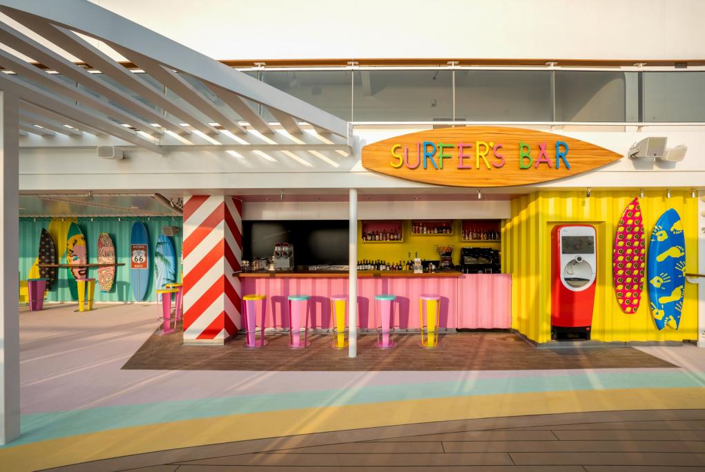 Surfers Bar MSC World America