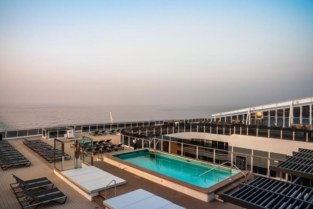 Piscina cubierta exterior MSC World America