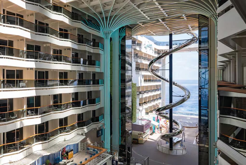 Camarote El Jaw Drop @ The Spiral - MSC World America