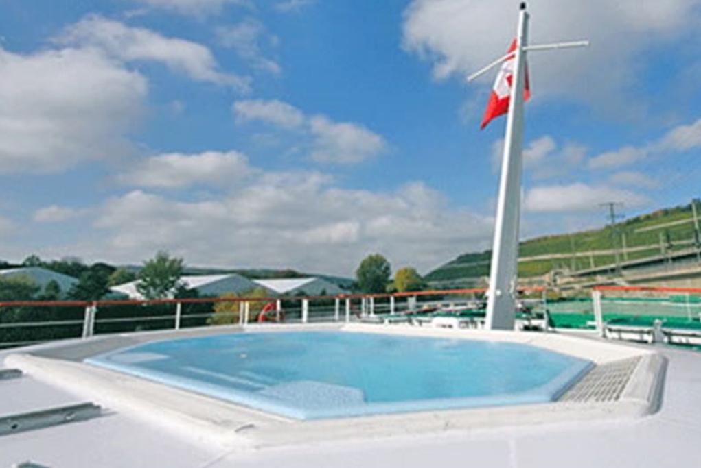 Camarote Jacuzzi y solárium - MS Swiss Crystal