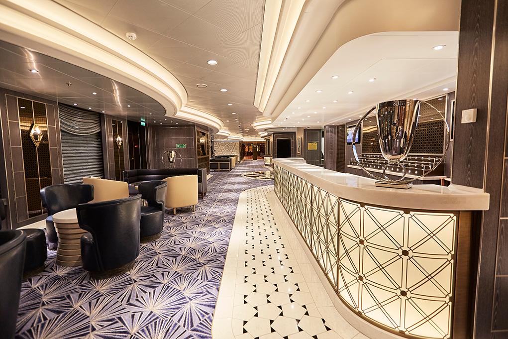 Bar-Hallway Majestic Princess