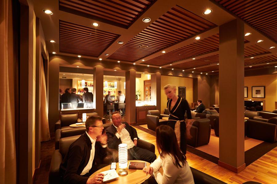 Herrenzimmer Cigar Bar MS Europa 2