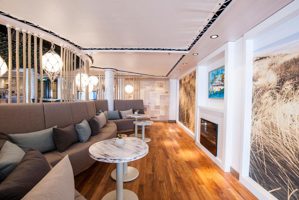 Sansi Bar MS Europa 2