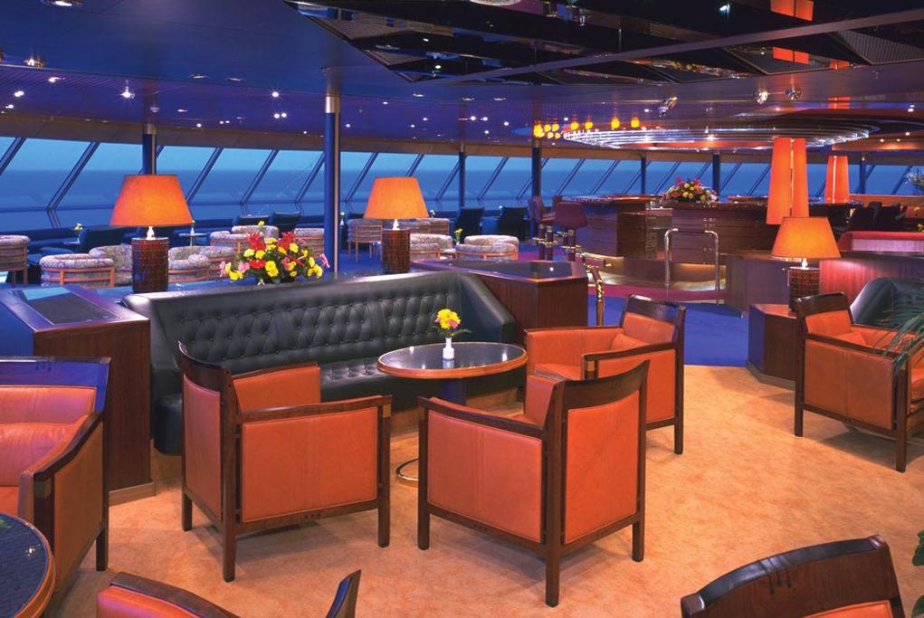 Crows Nest Lounge MS Zaandam