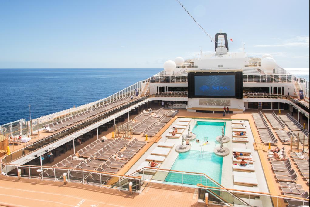 Piscina Amphiteatre MSC Bellissima