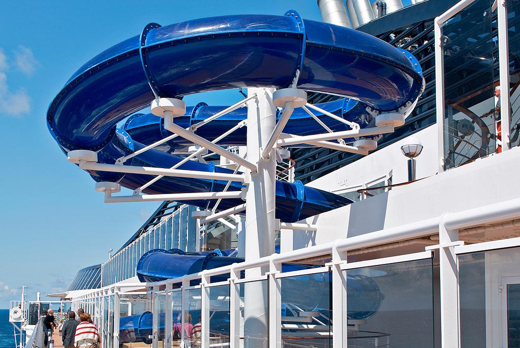 Toboganes MSC Divina