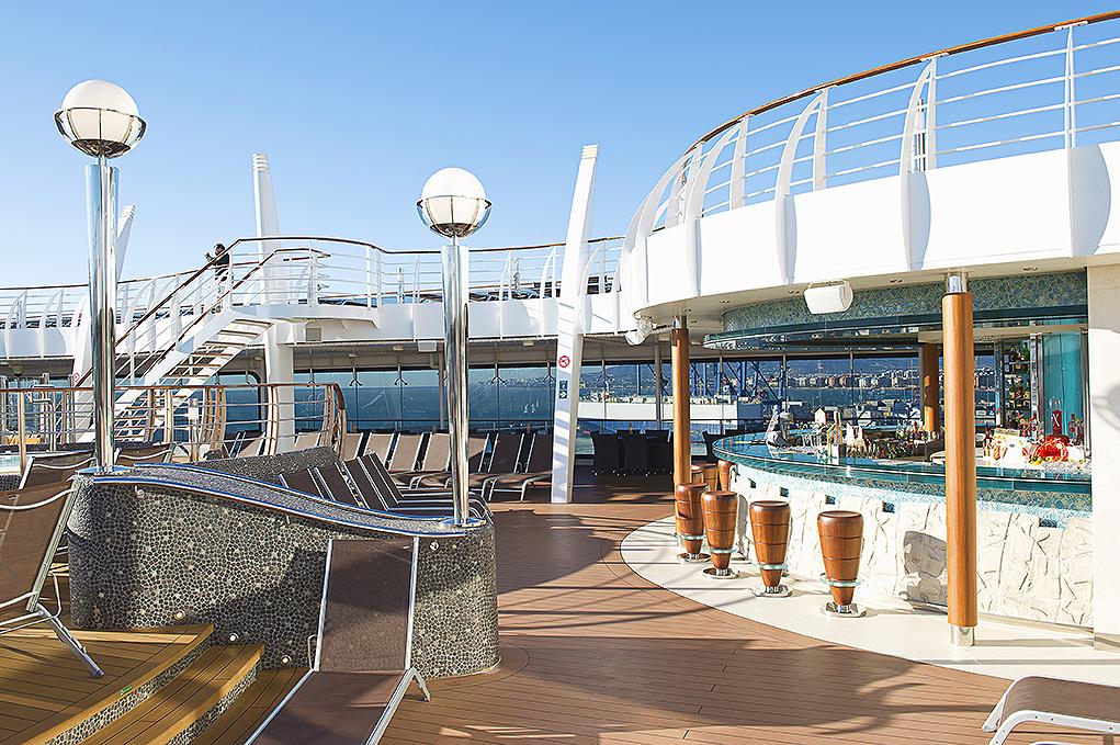 Poseidon Bar MSC Divina
