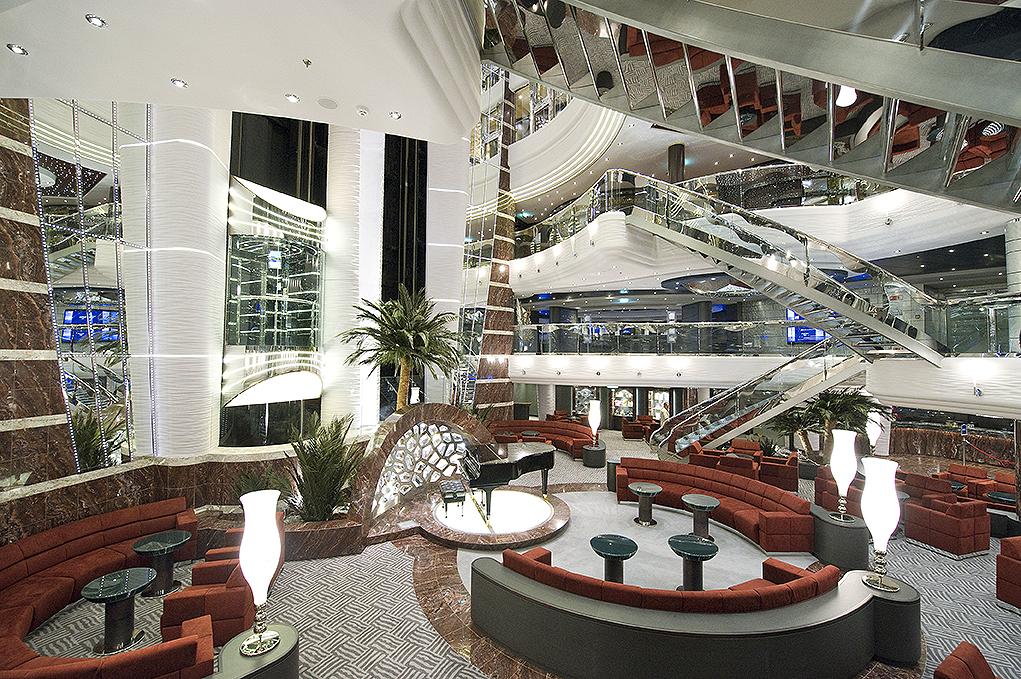 Recepción MSC Divina