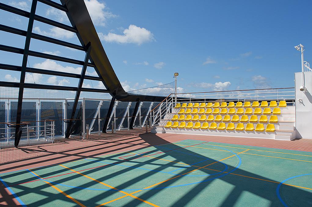Sports Arena MSC Divina