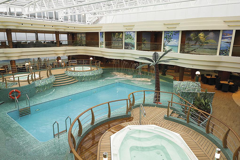 Camarote Piscina cubierta - MSC Fantasia