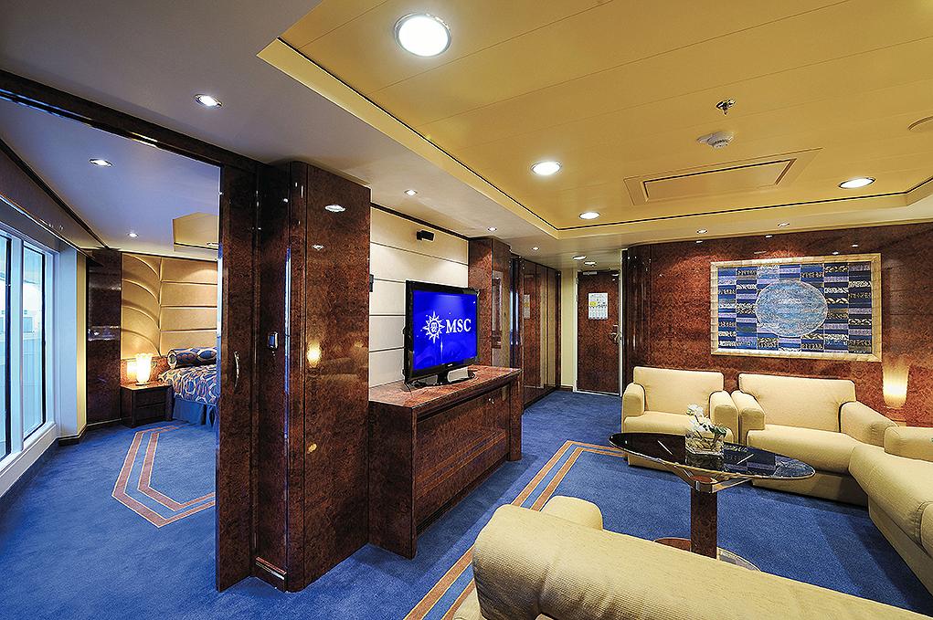 Yacht Club Royal Suite MSC Fantasia