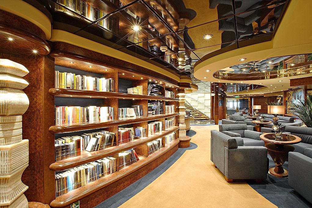 Yacht Club Biblioteca MSC Splendida