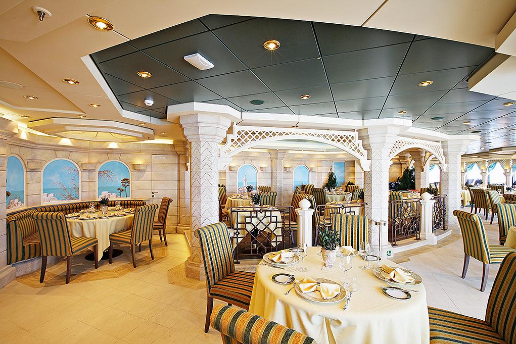 Yacht Club Restaurante L Olivo MSC Splendida