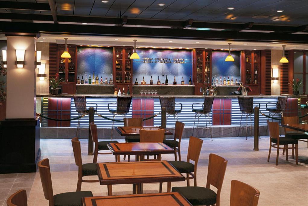 Bar Plaza Navigator of the Seas