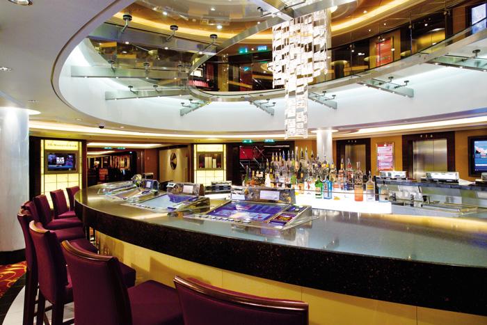 Bar Cascades Norwegian Epic