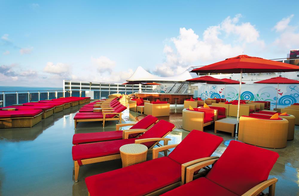 Club de playa Posh Norwegian Epic