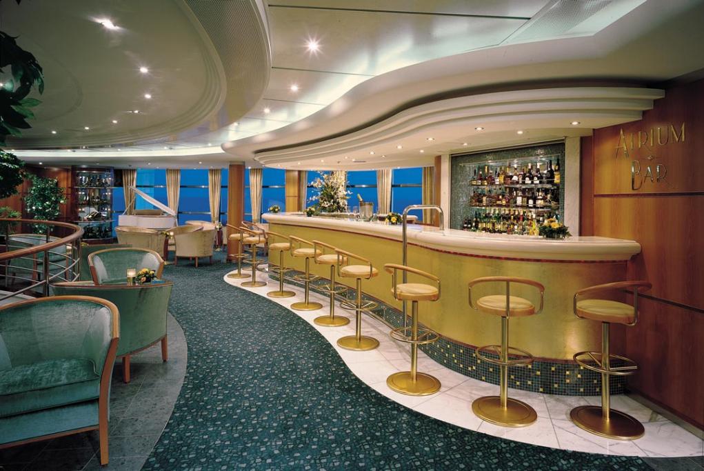 Bar Atrium Norwegian Sky