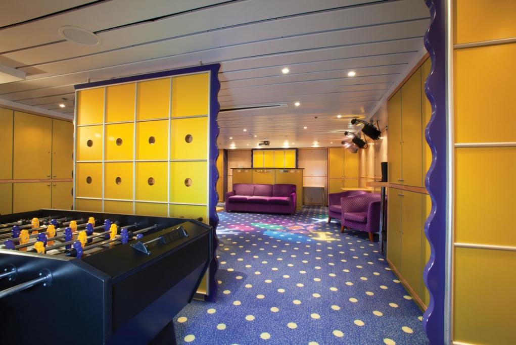 Club Entourage Norwegian Sun