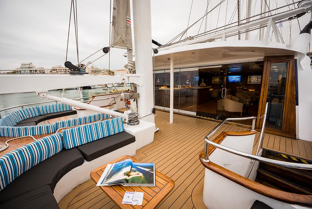 Lounge-Area-Exterior Panorama