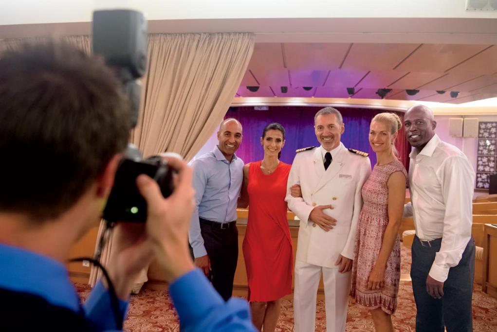 Cena con el Capitán M/S Paul Gauguin