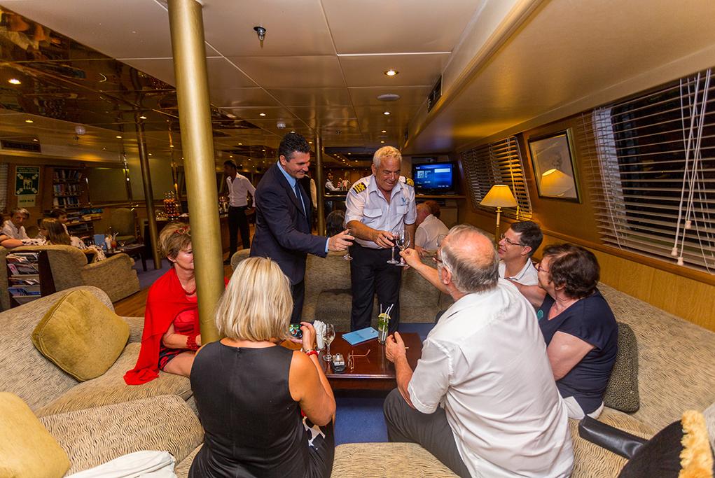 Cocktail y charlas MY Pegasus