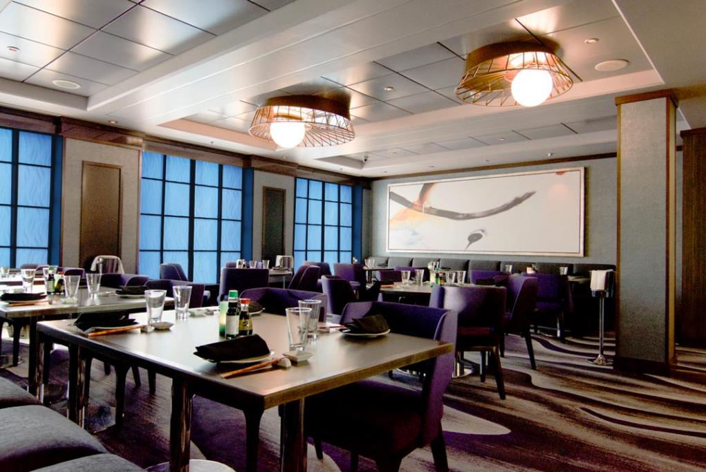 Restaurante East meets West Pride of America