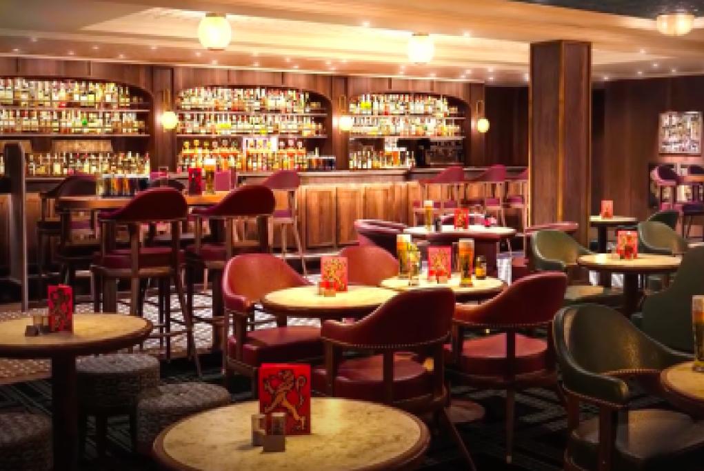 Pub Golden Lion Queen Anne