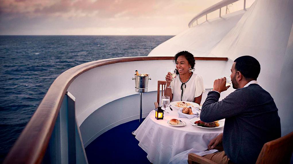 Ultimate-Balcony-Dining Royal Princess