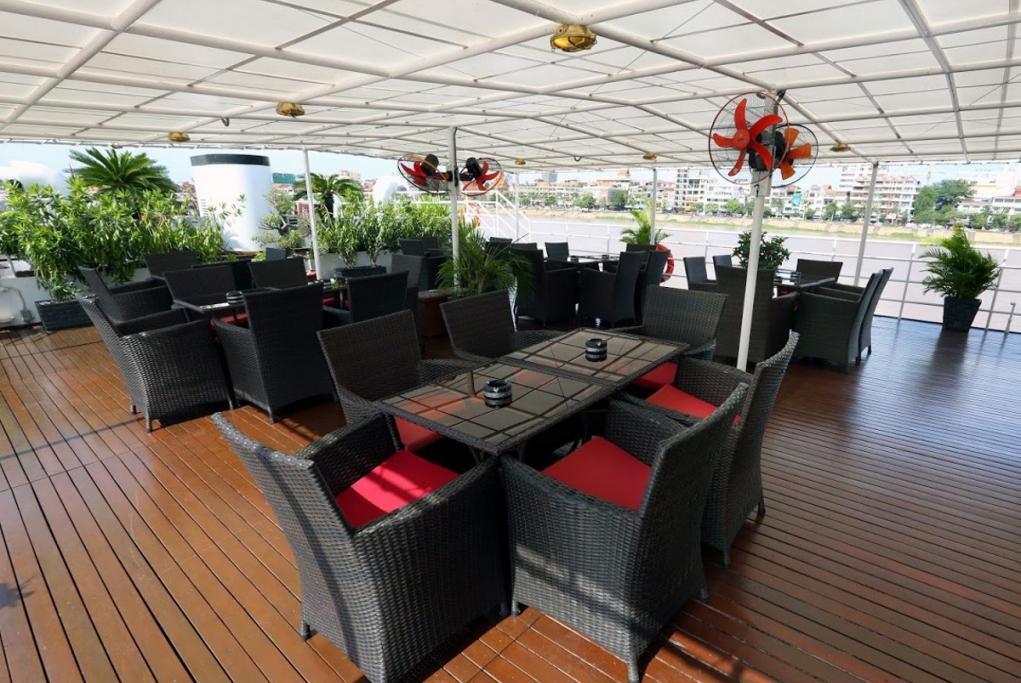 Camarote Bar exterior - RV Indochine