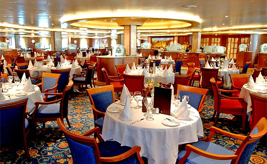 international dining room sapphire princess