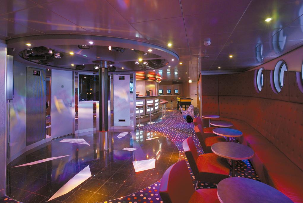 Teen Fuel Lounge Serenade of the Seas