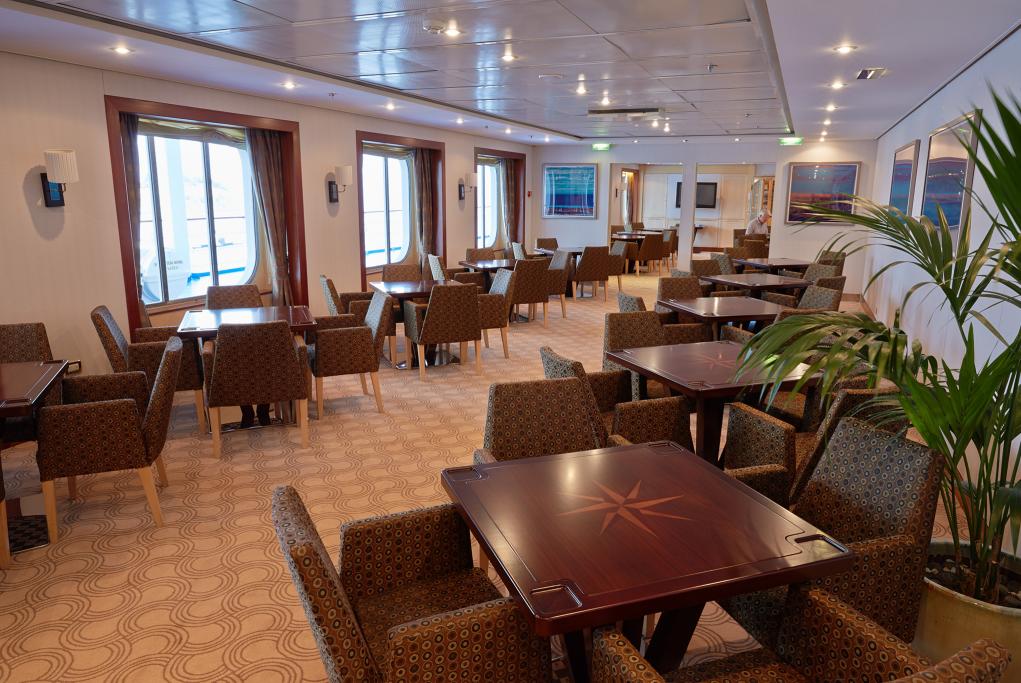 Salón de Cartas Seven Seas Mariner