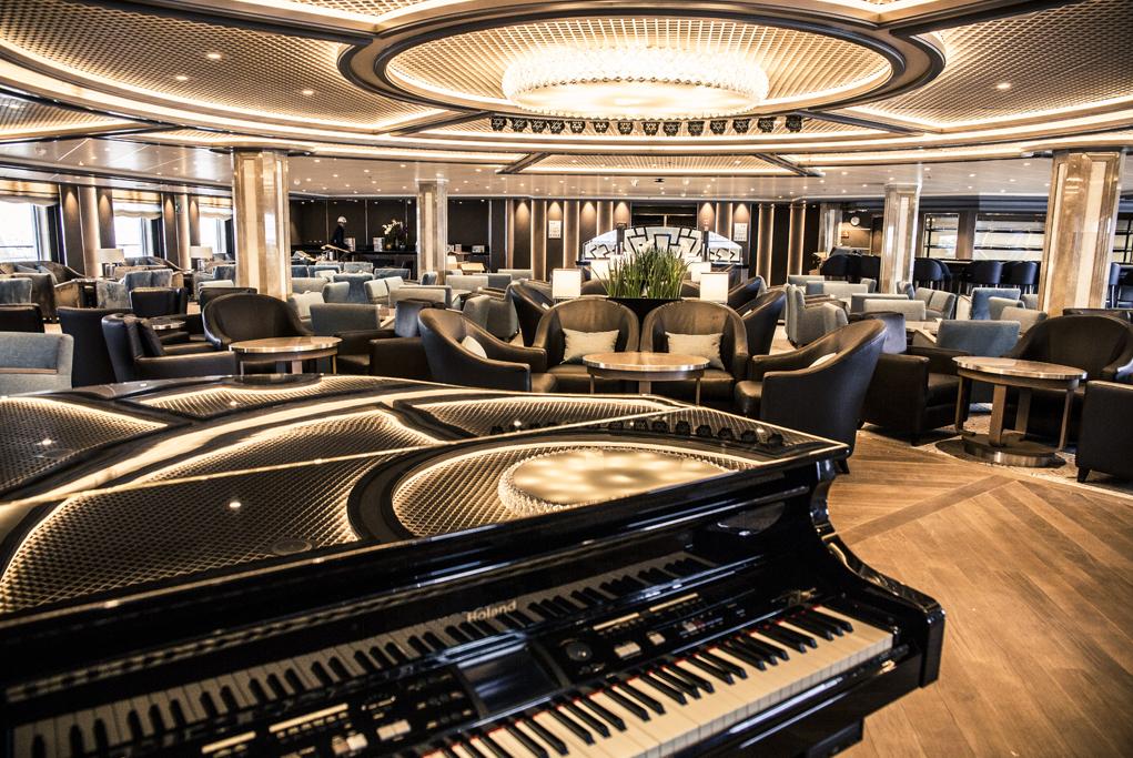 Dolce Vita Lounge Silver Spirit