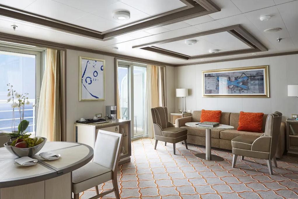 Silver Suite Silver Dawn