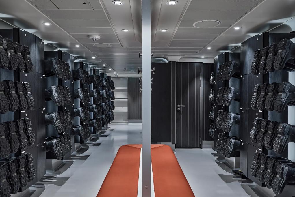 Mud Room Silver Endeavour