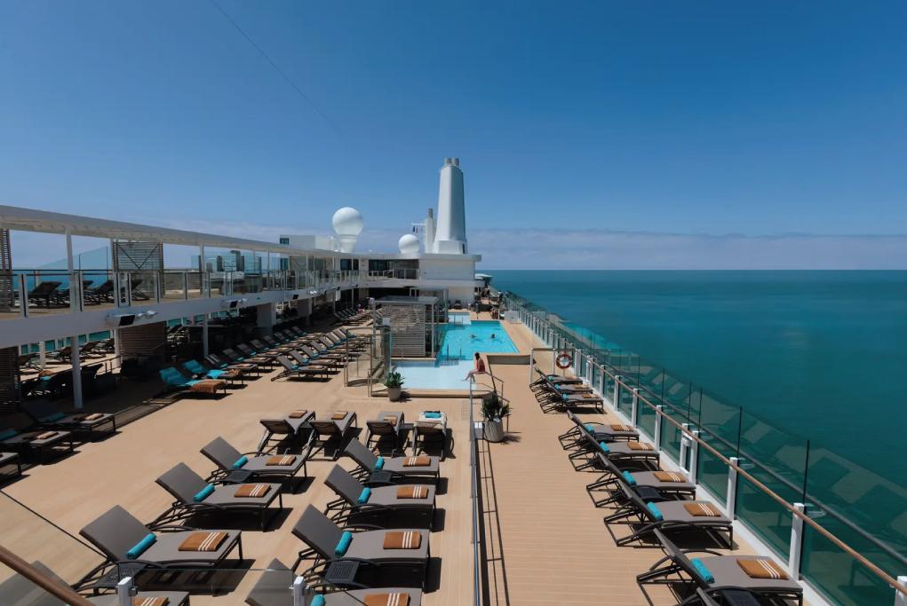 Camarote Zona Piscinas - Silver Ray