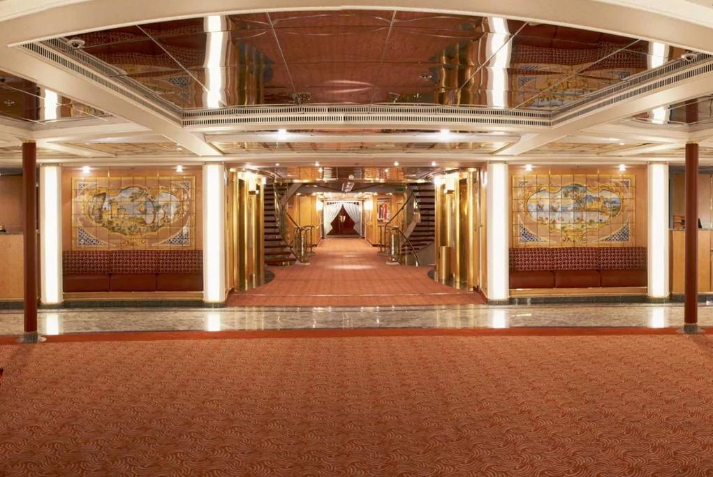 Recepcion Silver Cloud Expedition