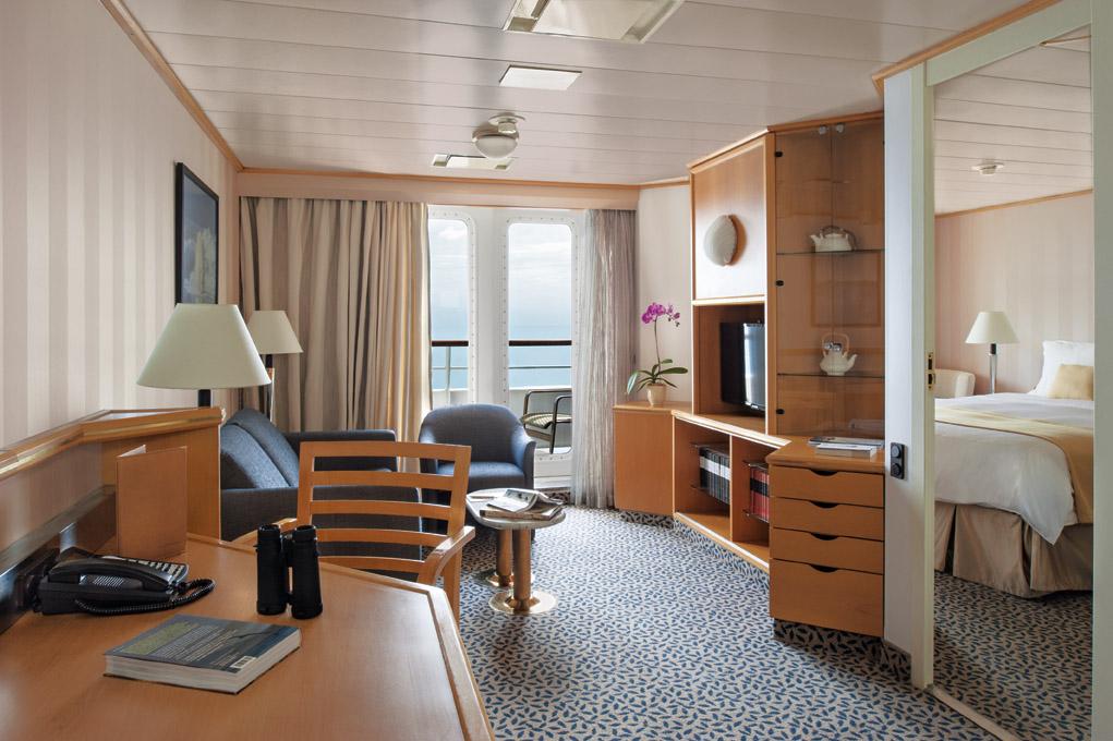 Medallion Suite Silver Discoverer