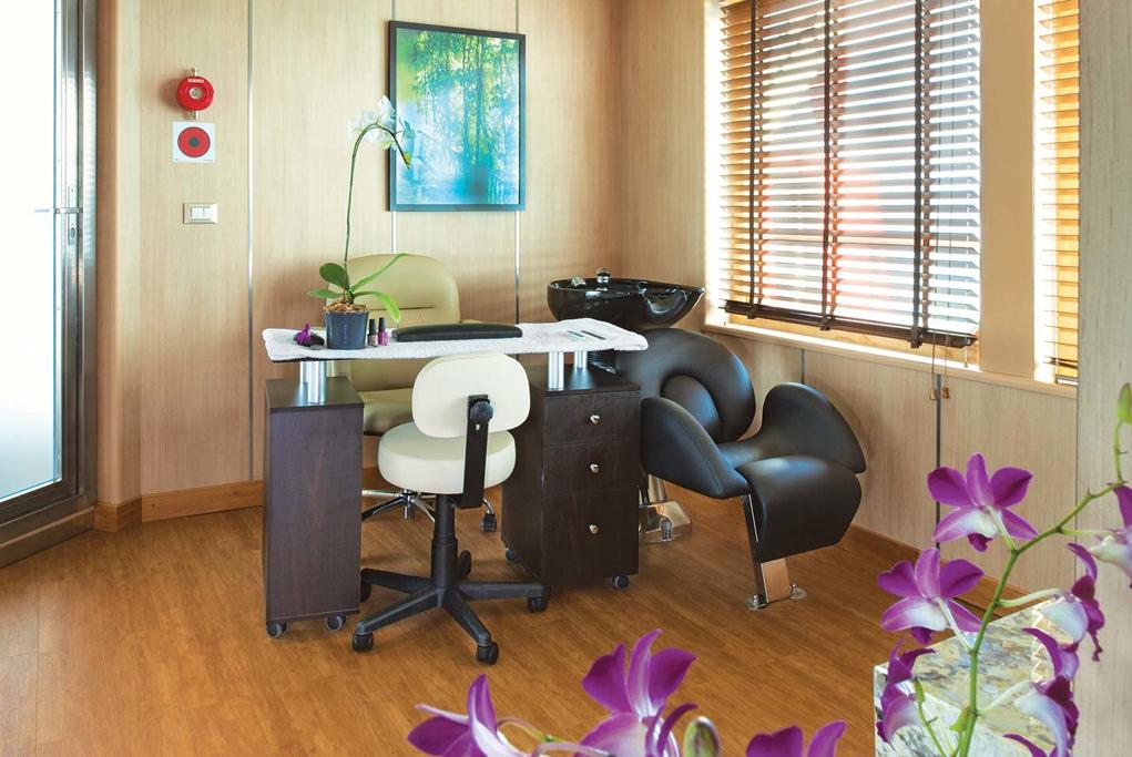 Salón de belleza Silver Discoverer