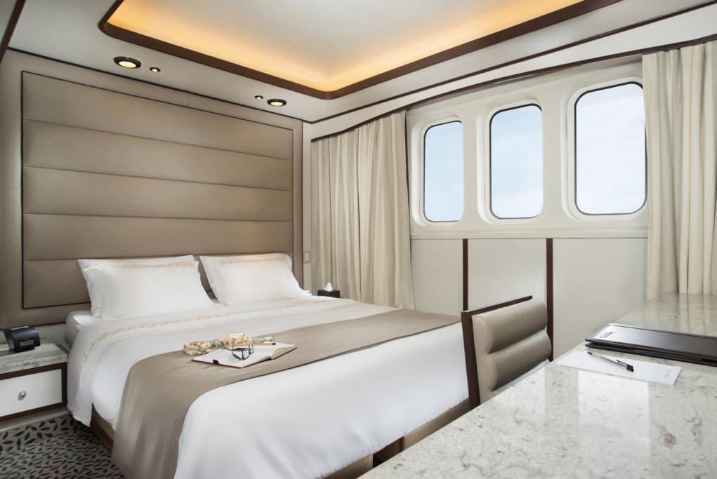 Explorer Suite con ventana Silver Galapagos